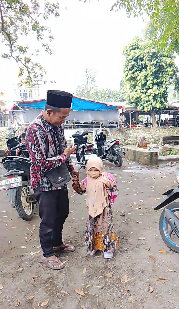 Siswi KB Al Falah Pungging Raih Juara 2 Lomba Bercerita HAN 2026